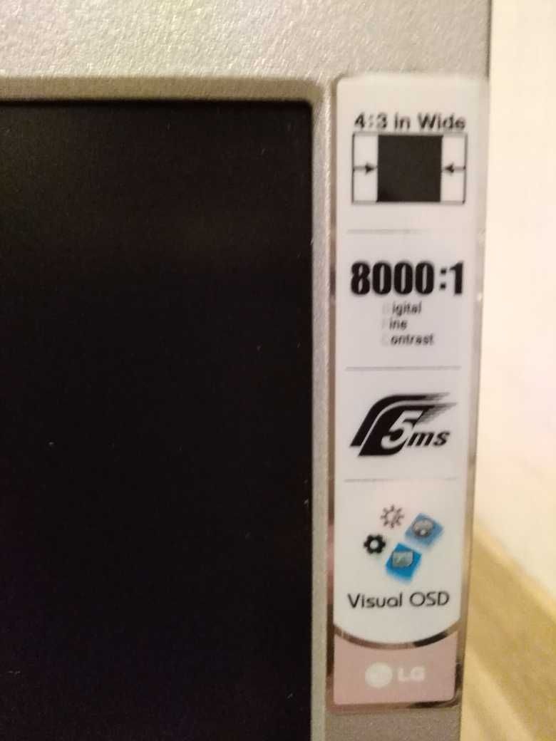Sprzedam monitor LG 15'