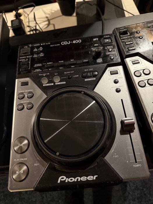 Pioneer DJ – 2x CDJ-400