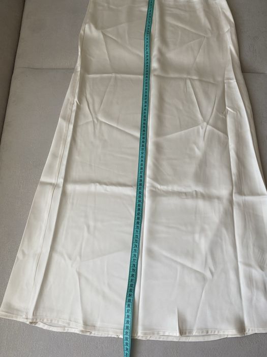 Жіноча атласна спідниця