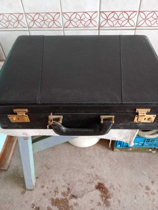 Коженный дипломат (кэйс).Чехословакия.