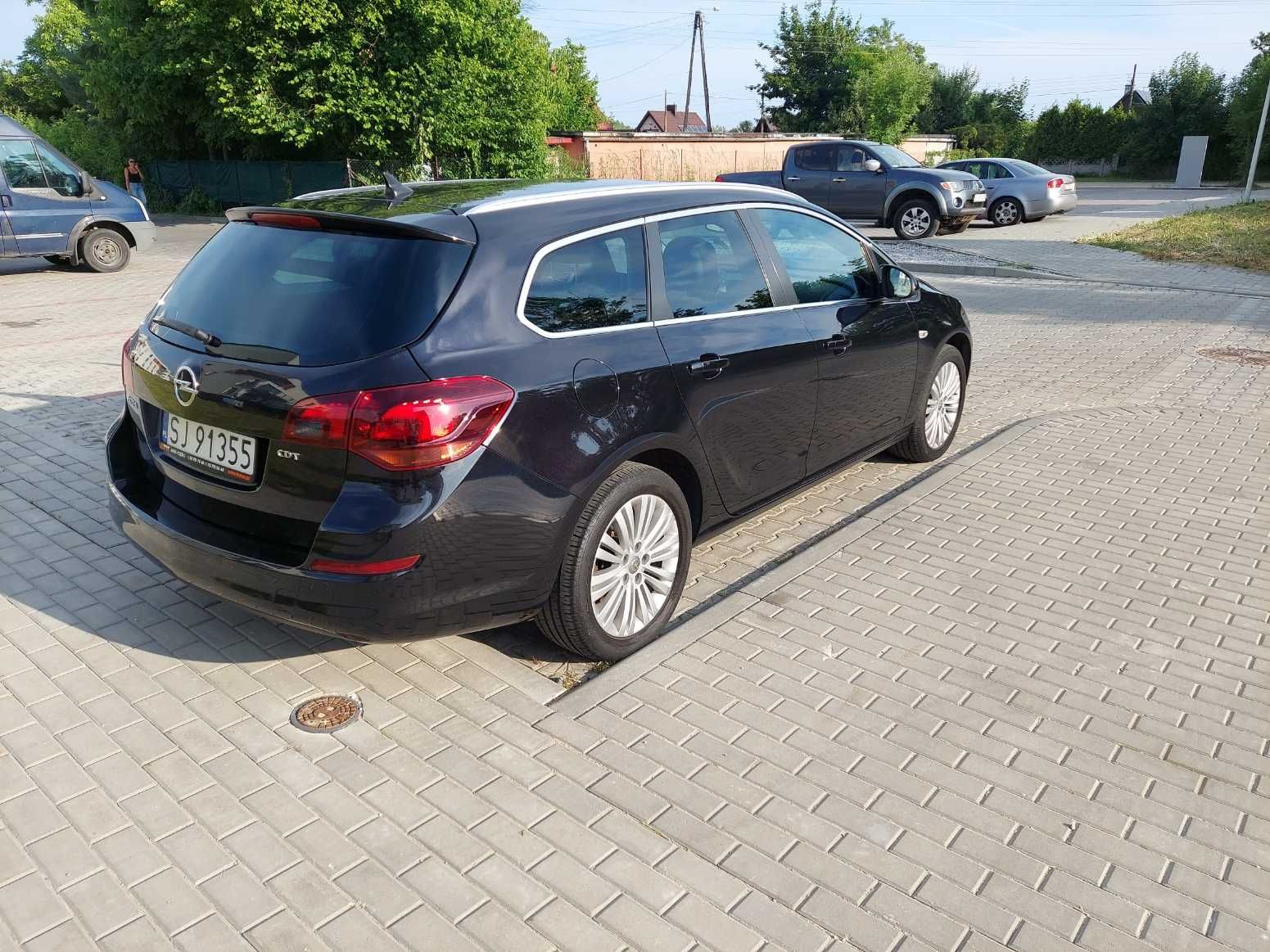Opel Astra J 1.7 CDTI Sports Tourer 2011r.