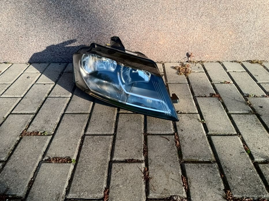 Lampa prawa prawy przód Audi A3 8P LIFT EU ładna oryginalna części