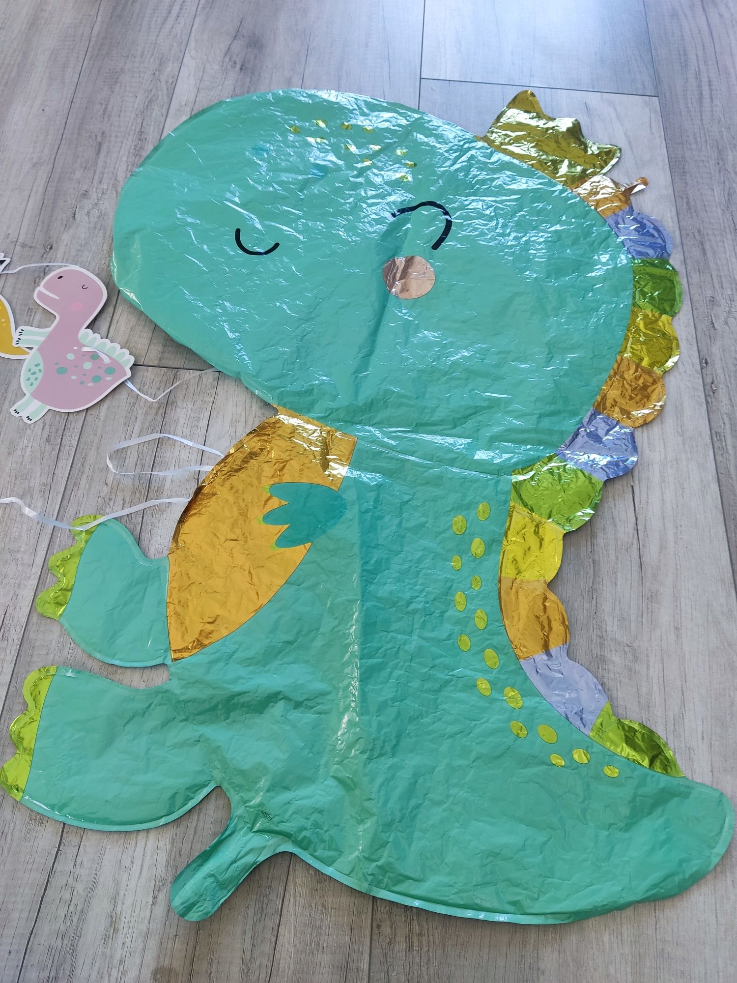Zestaw urodzinowy dinozaury 3 latka