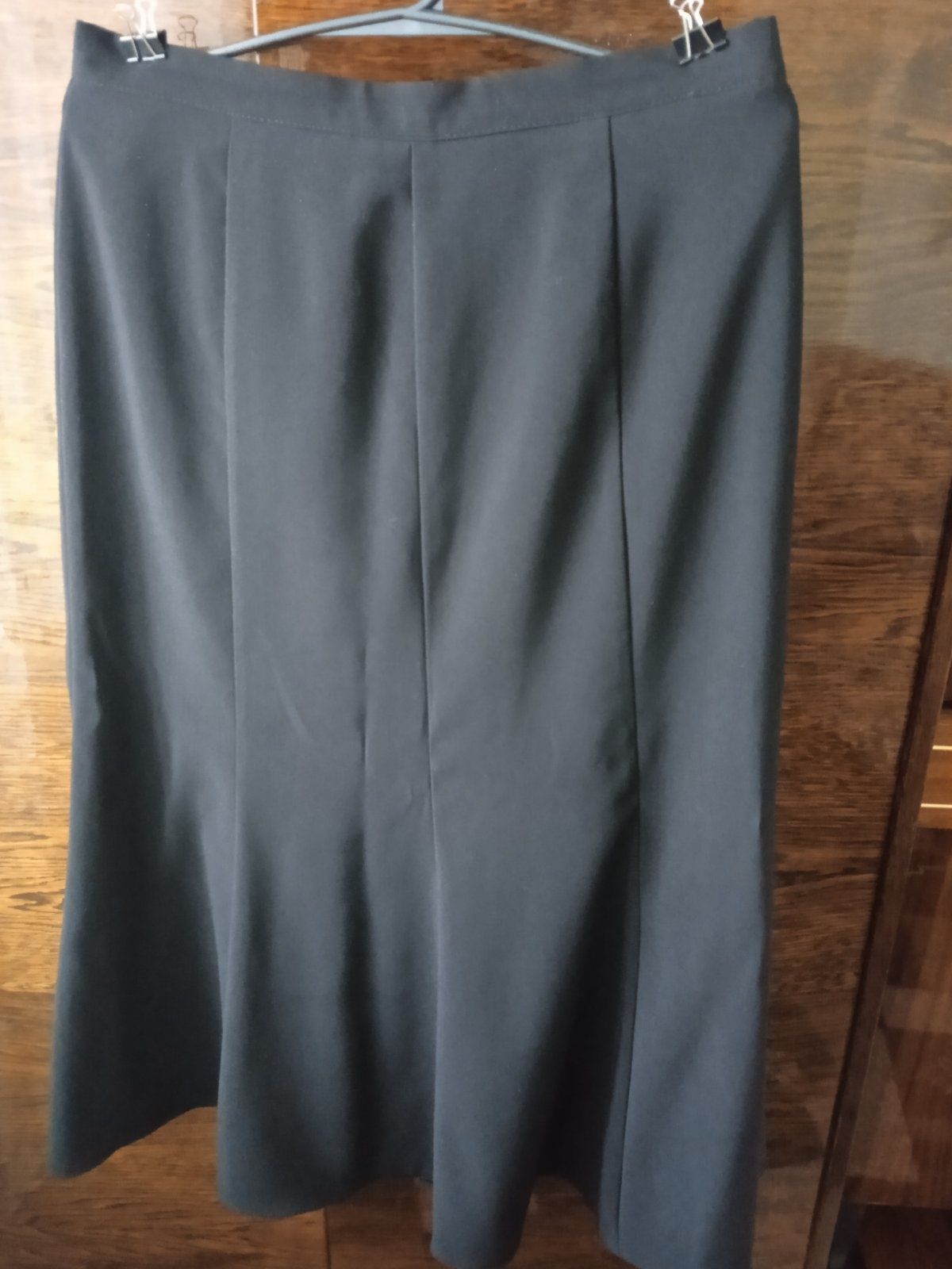 Продам женский костюм + платье