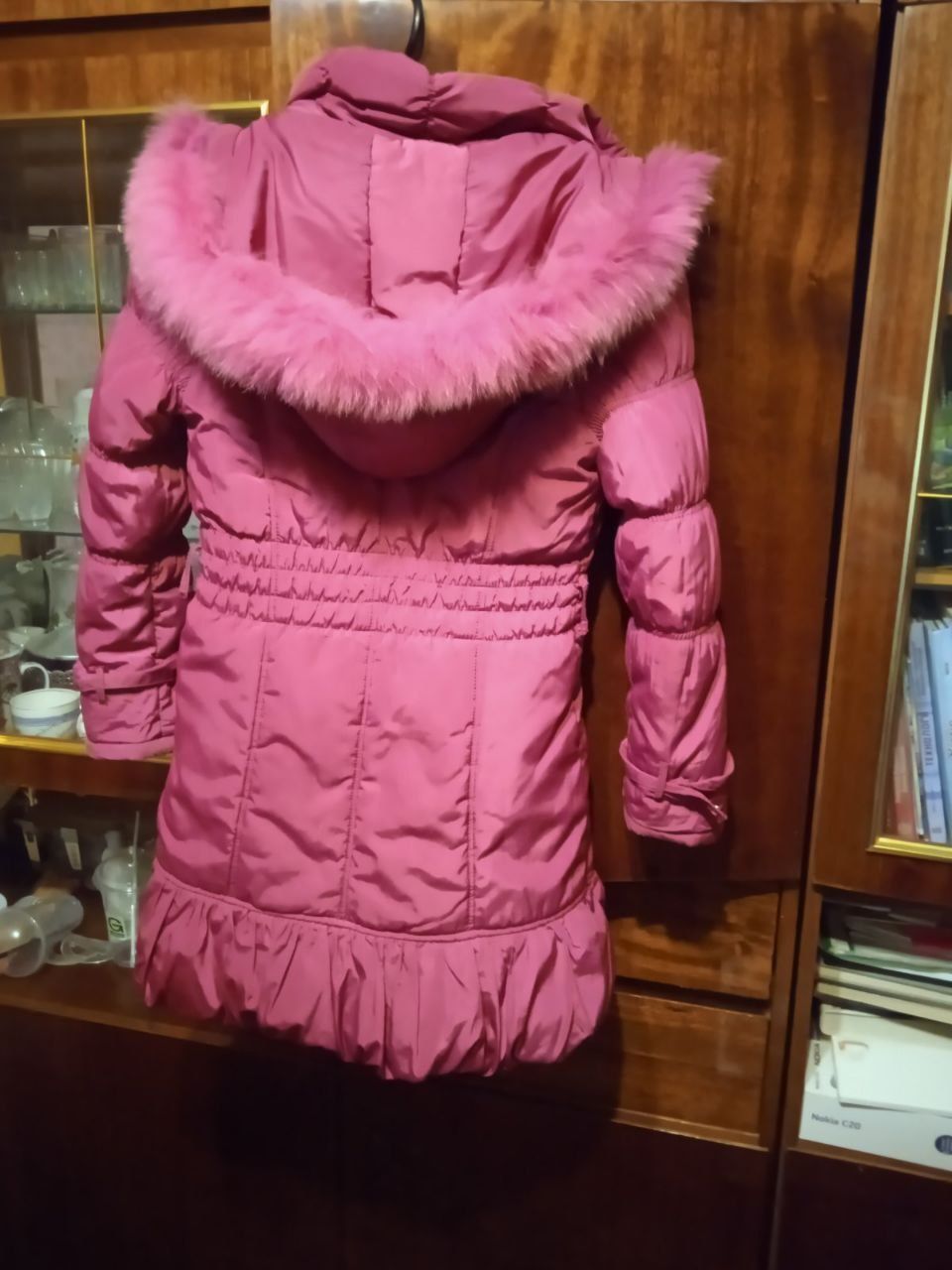 Зимняя курточка на девочку б/у размер М