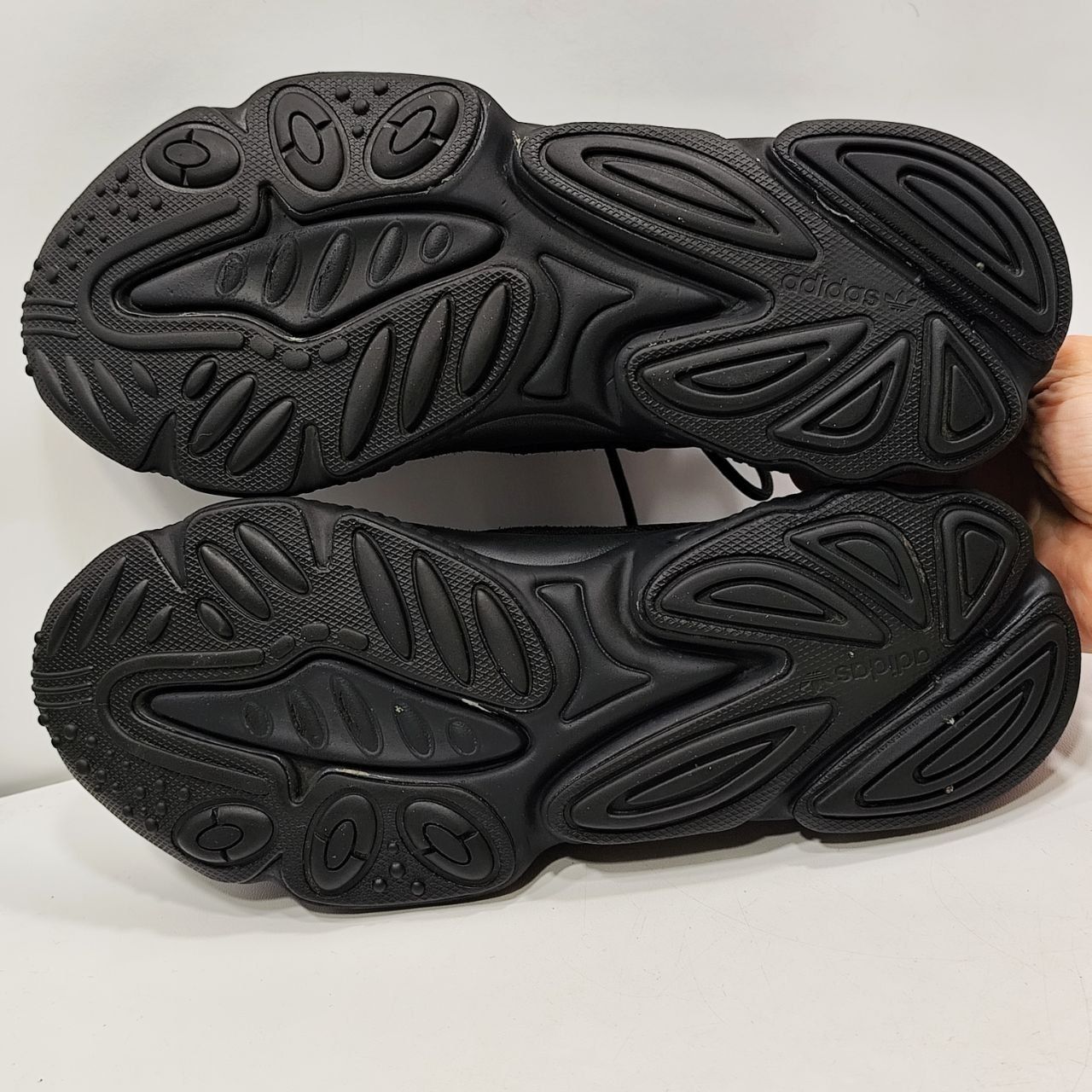кросівки Adidas Ozweego 45р