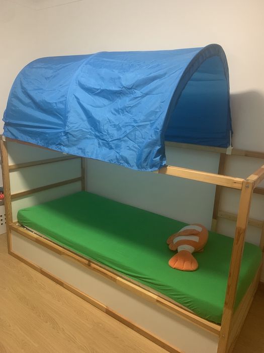 Cama kura ikea com pouco uso e com dois dosseis
