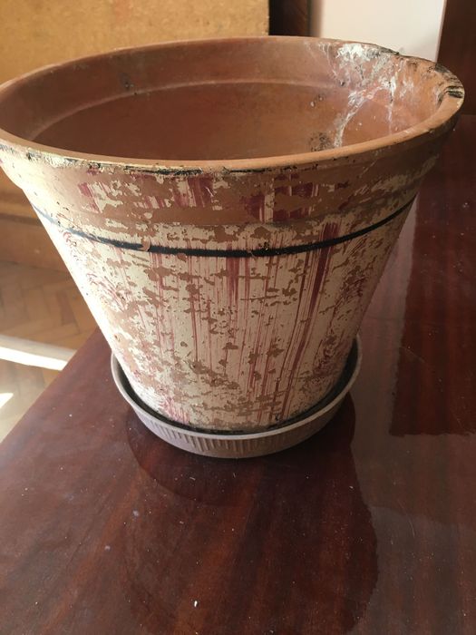 Vasos cerâmicos usados