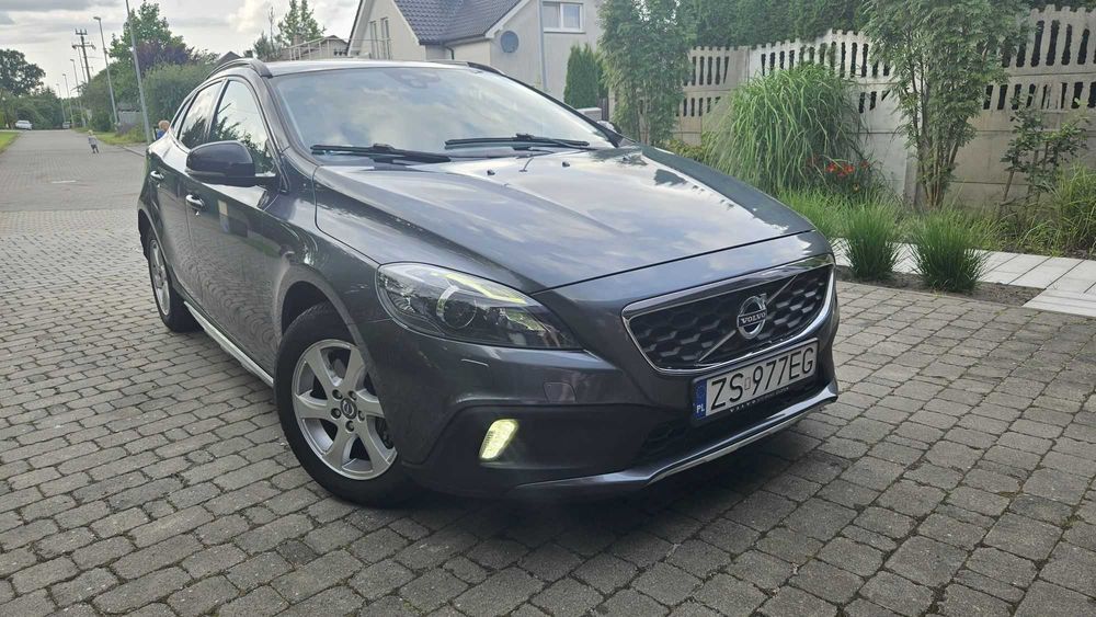 Volvo V40 Cross Country - mocny silnik!