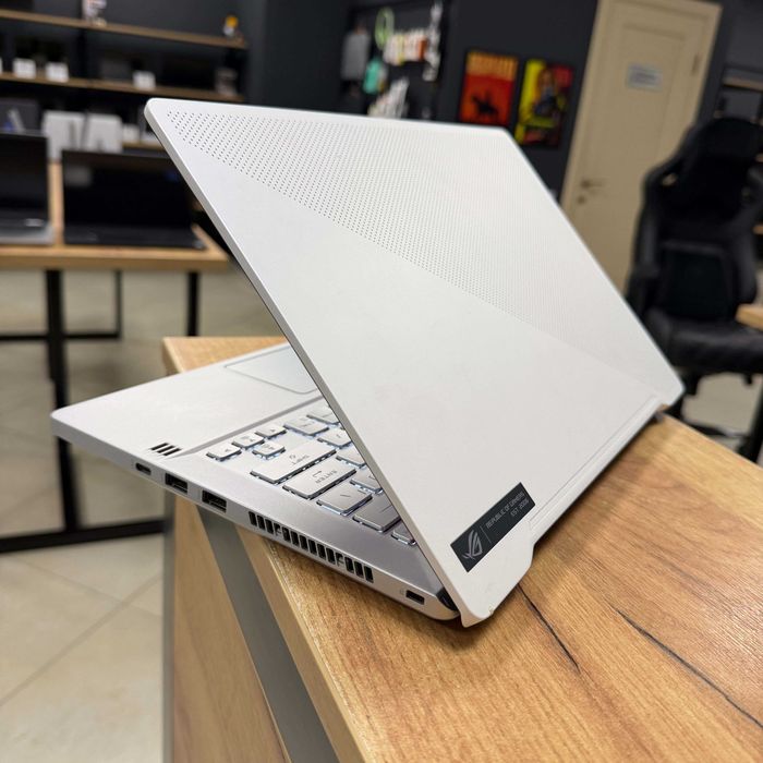 Ігровий ROG Zephyrus G [120 Гц] - Ryzen 9 4900HS/RTX 2060 (6 GB)/16 GB