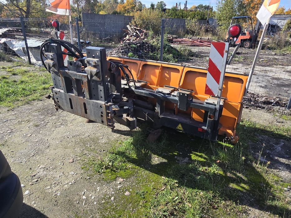 Pług Schmidt SL30 + Posypywarka piaskarka SCHMIDT Epoke + czołownica