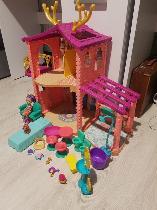 Leśny domek jelonków enchantimals