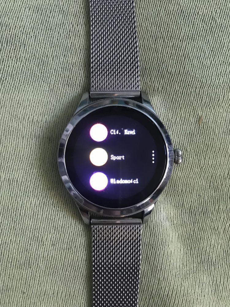 Świetny stan Maxcom FW 42 smarwatch srebrny
