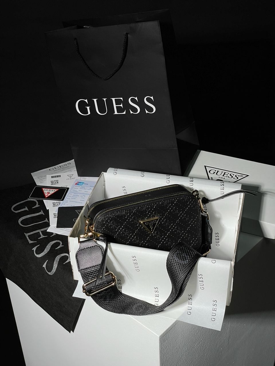 Сумка Guess Zippy Snapshot