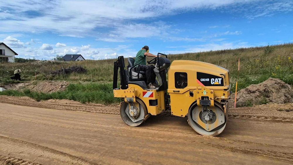 Wynajem Walec Drogowy Cat CB24B