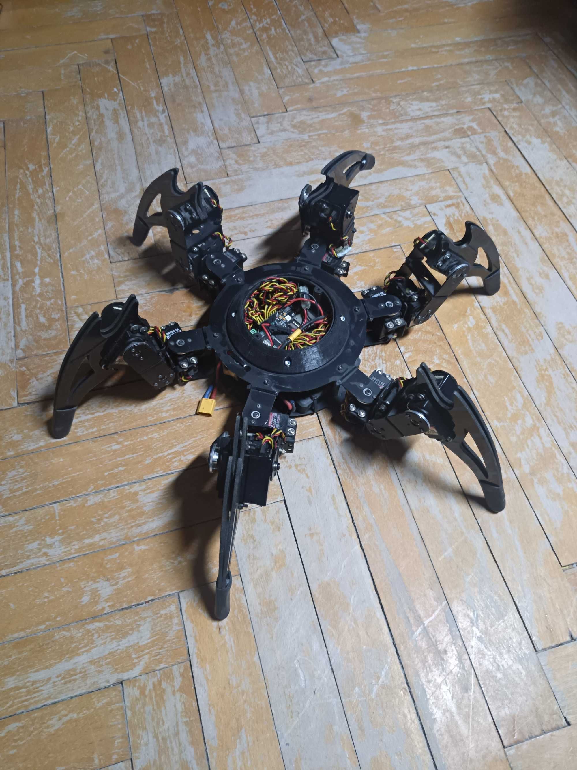 Робот павук Lynxmotion CH3-R Hexapod Robot Kit 6Legs, 3DOF