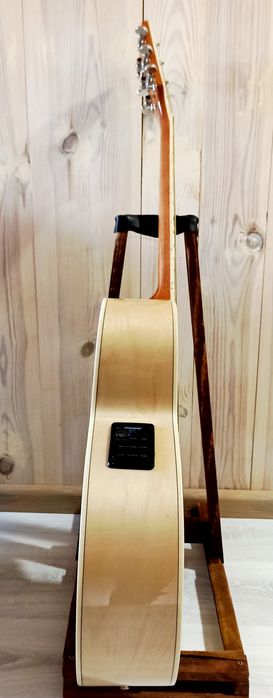 Акустична гітара Gibson j200