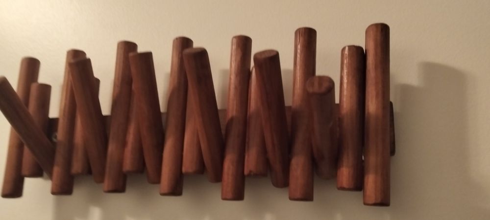 Cabide de madeira maciça