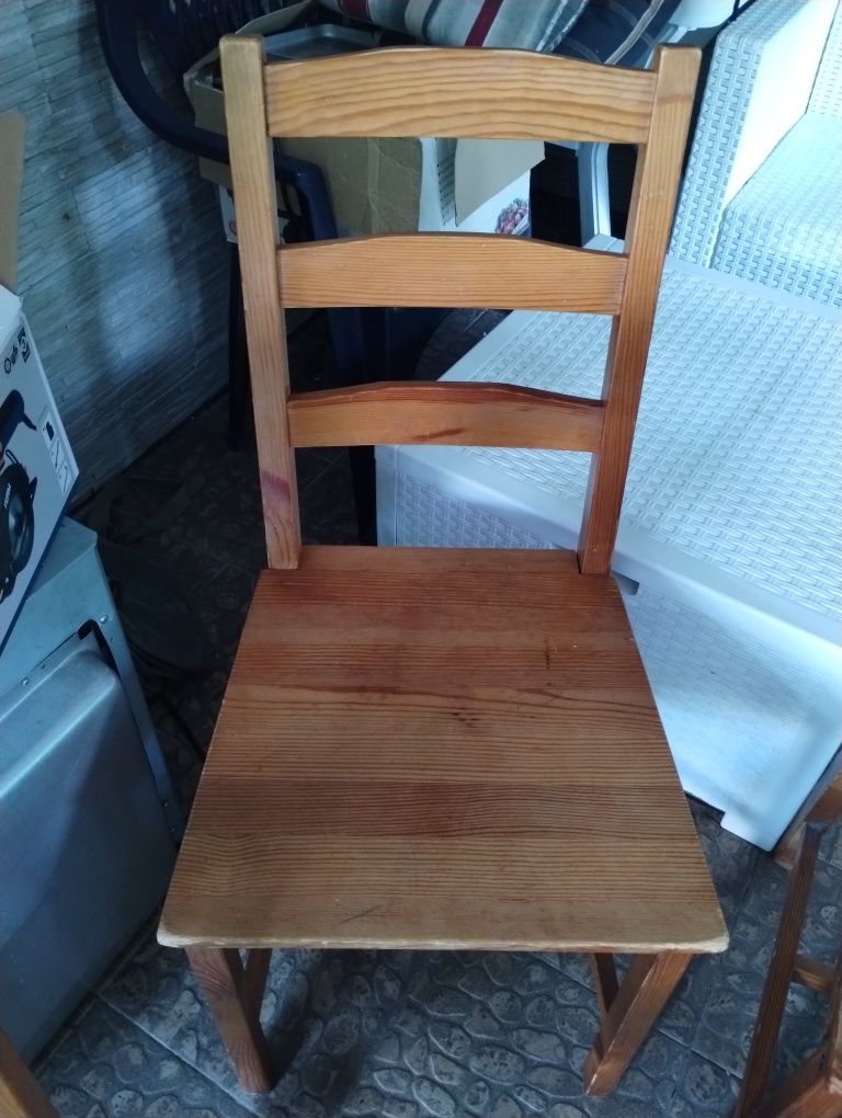 krzesła kuchenne drewniane