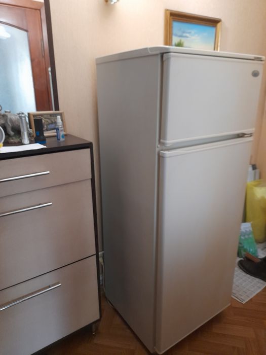 Продаю холодильник