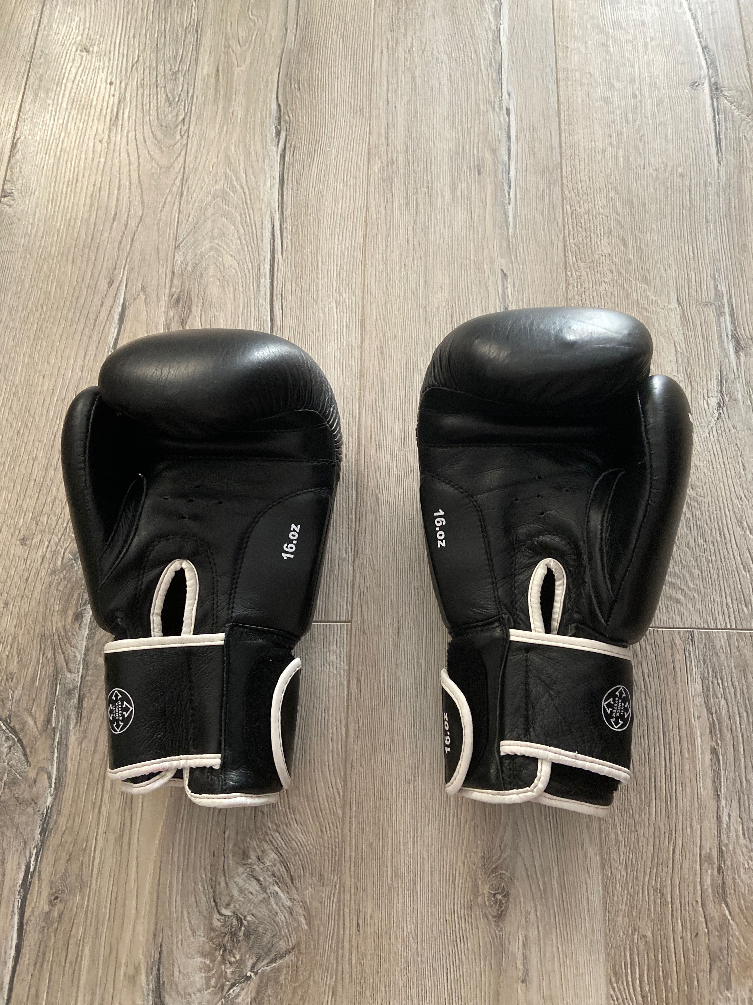 GREEN HILL, Boxing Gloves "TIGER" Color: Black, Size: 16 OZ