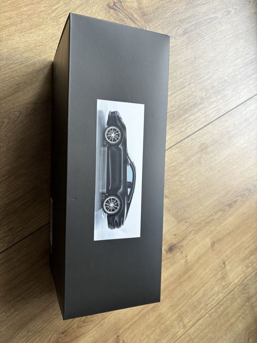 Model Porsche 911 Carrera 4S 1:18