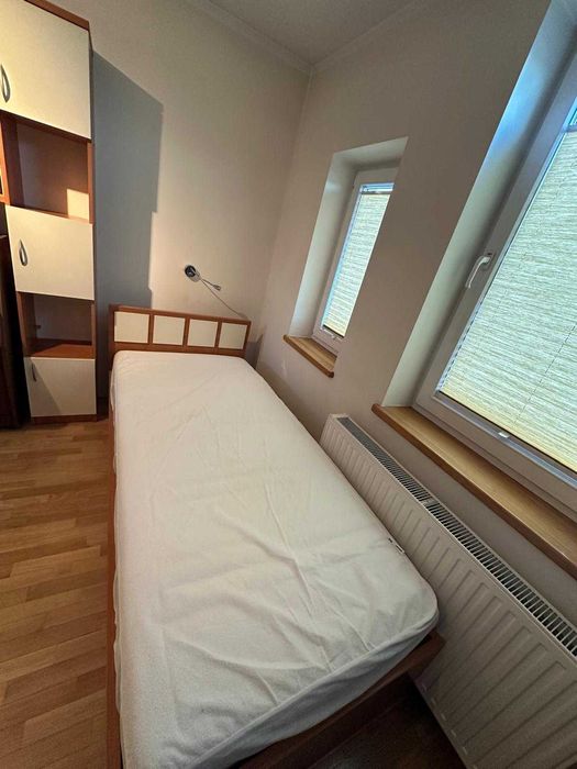 łózko 90x200 z materacem i szafką