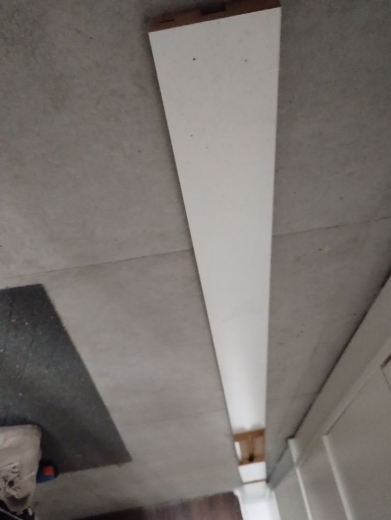 Listwa mdf biała przypodłogowa kawałki 2,1 1,04 0,4 i 0,3 m