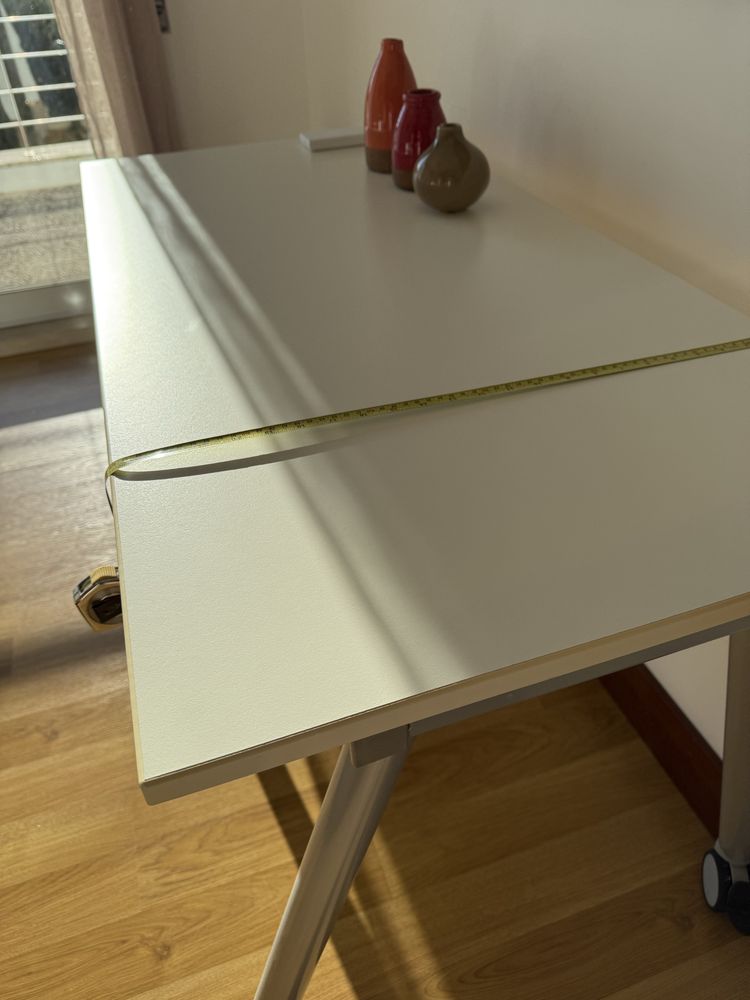 Secretária ikea com rodas