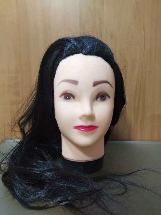 Манекен для зачісок. Учбова голова. Болванка для парихмакерів.