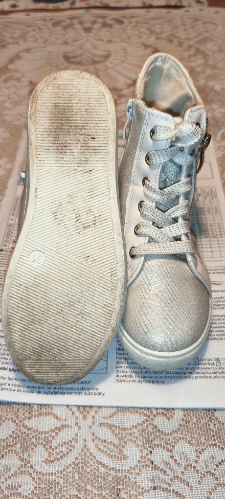 Buty trampki za kostkę Collecttion Paris rozmiar 31.Kolor biało-srebrn