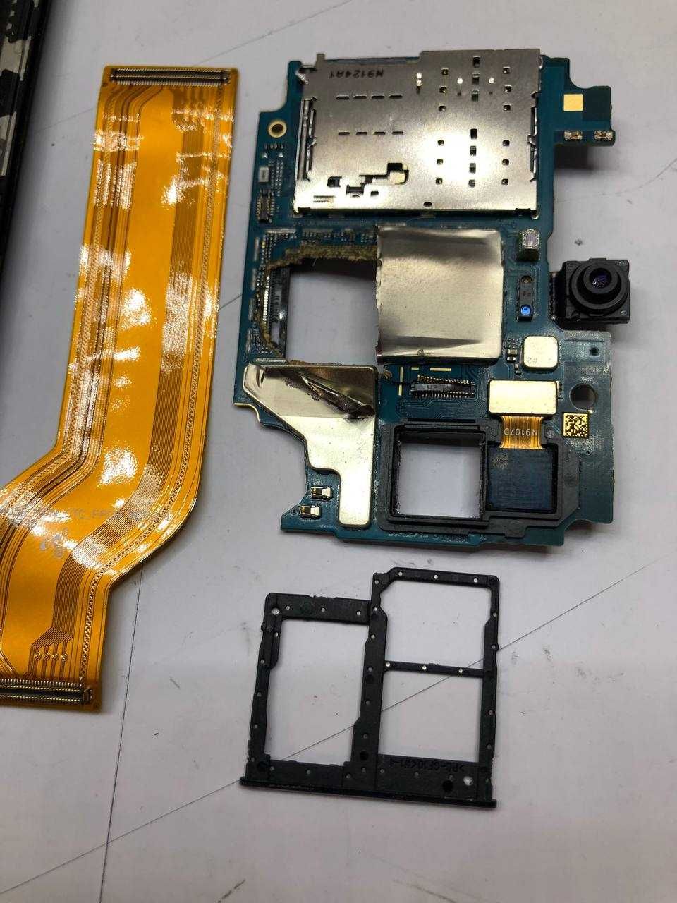Запчастини Samsung A40