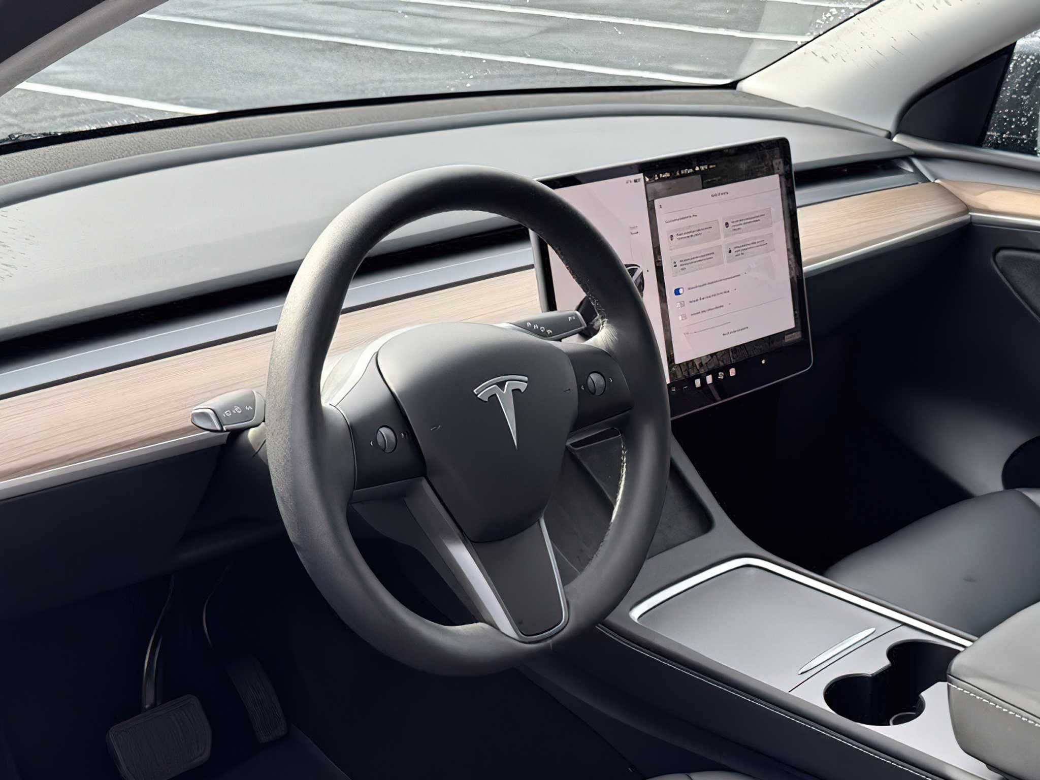 Tesla Model Y Long Range 2025
