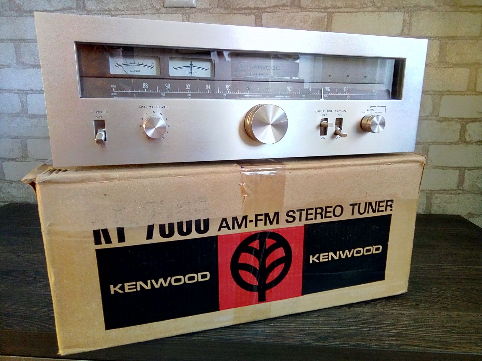 Kenwood KT-7300 AM-FM stereo tuner 1975-79