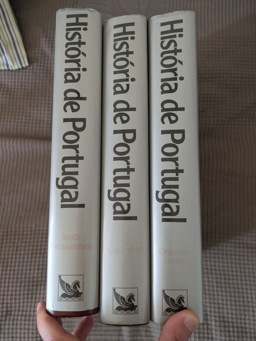 3 livros "História de Portugal" direção de José Hermano Saraiva