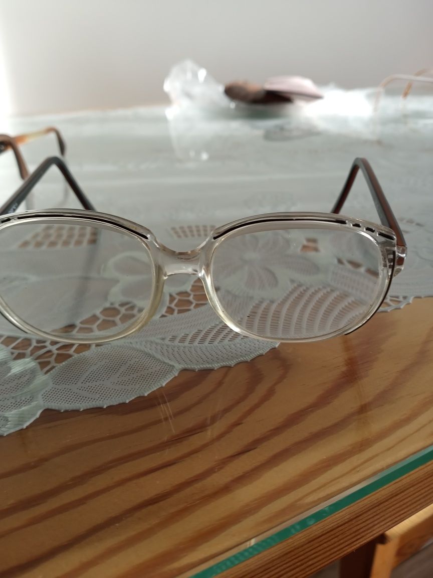 Stare okulary do czytania
