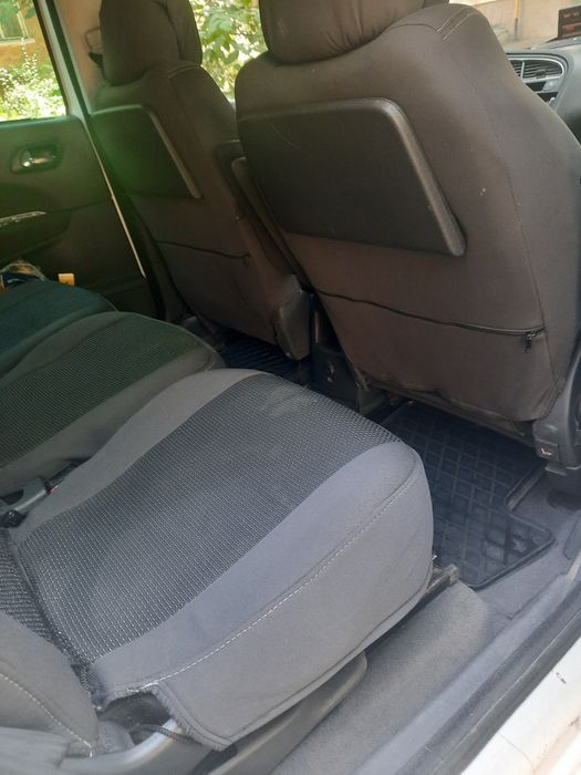 Продам Peugeot 5008