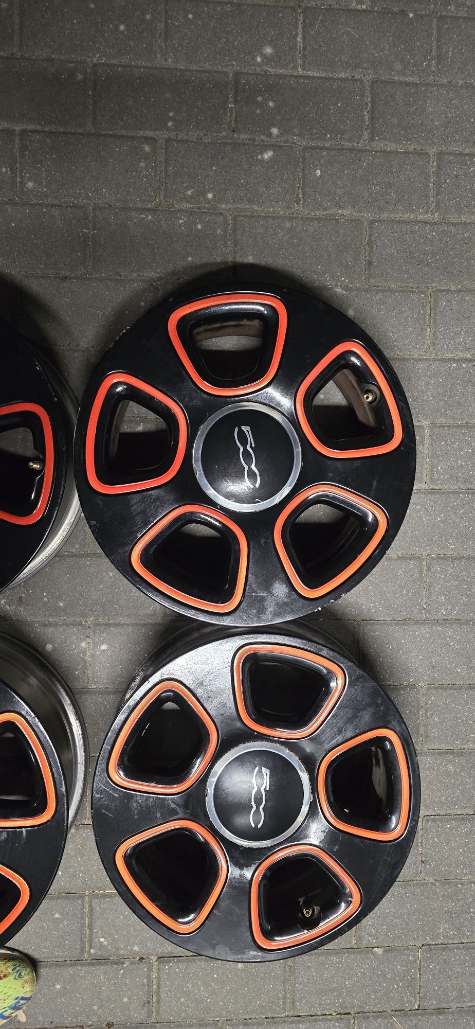 Komplet felg felgi fiat 500 15"