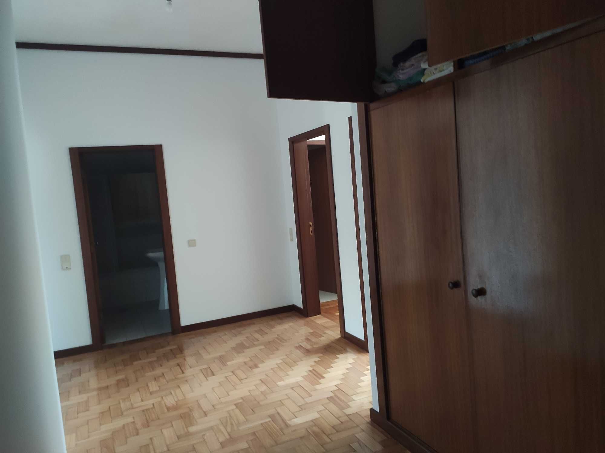 Apartamento em Largo do Conde de Castelo de Paiva