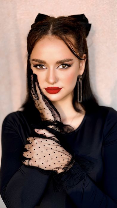 Професійний макіяж і зачіска Сверстюка 6Д