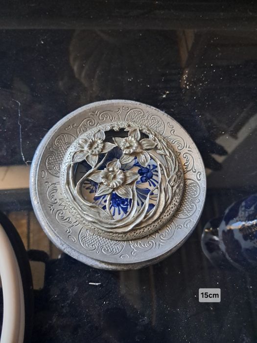 Caixinha em estanho e porcelana