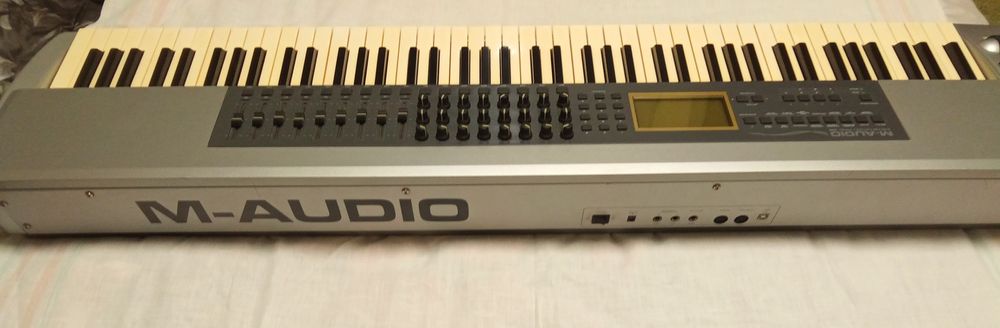 Міді-клавіатура M-Audio Keystation Pro 88