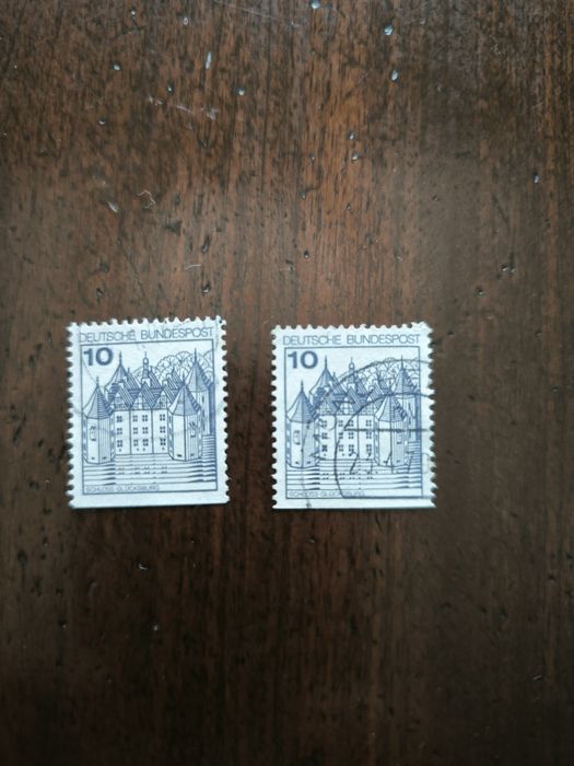 Selos (centenas de selos de vários valores)