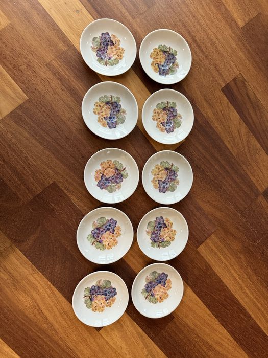 Zestaw dziesięciu małych talerzyków Chodzież