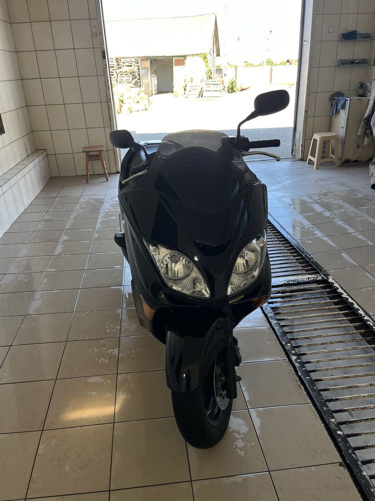 Honda forza 250 mf08