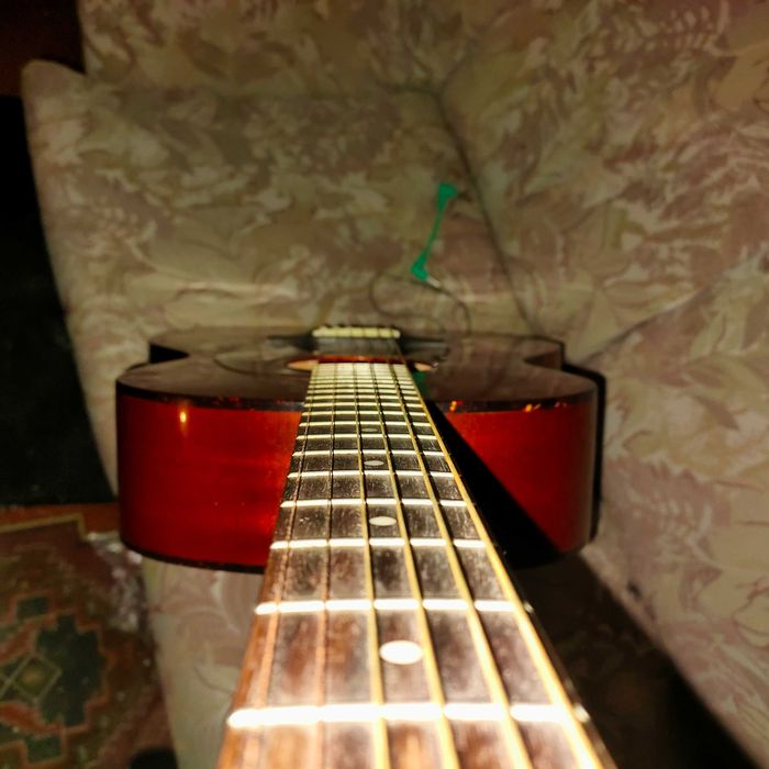 Guitarra Epiphone semi-acustica ft 30 caballero.