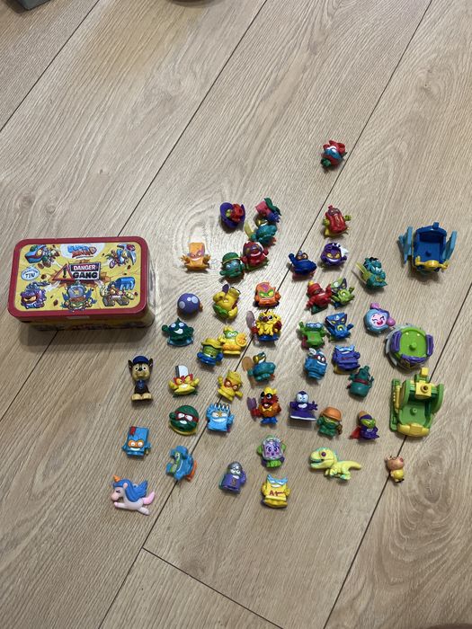 Super Zings figurki, pojazdy i pudełko
