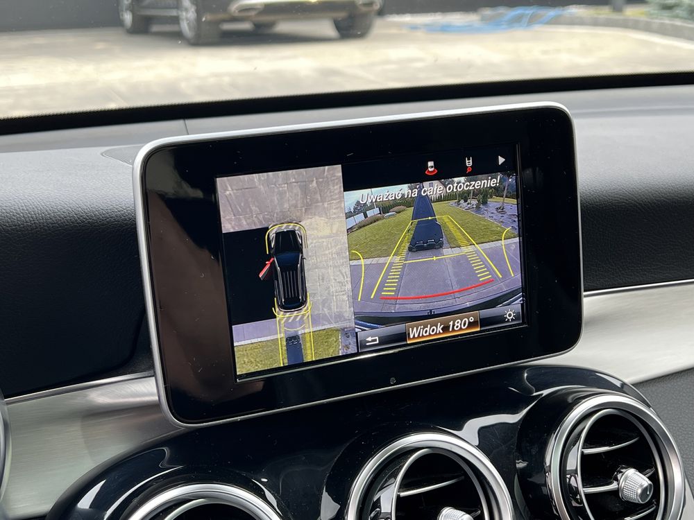 Wypożyczalnia samochodów - wynajem MERCEDES GLC