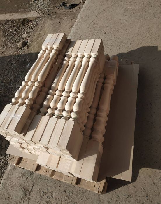 Дерев'яні балясини. Сходинки. Перила. Сходи. Бук, дуб, ясень.