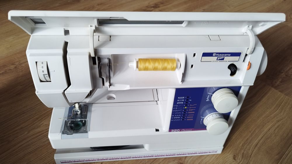 Maszyna do szycia Husqvarna Viking 320